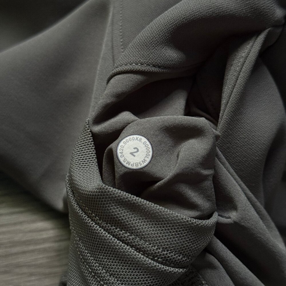 Lululemon Women's On the Fly 7/8 Pant *Woven - Grey Sage - Picture 8 of 10